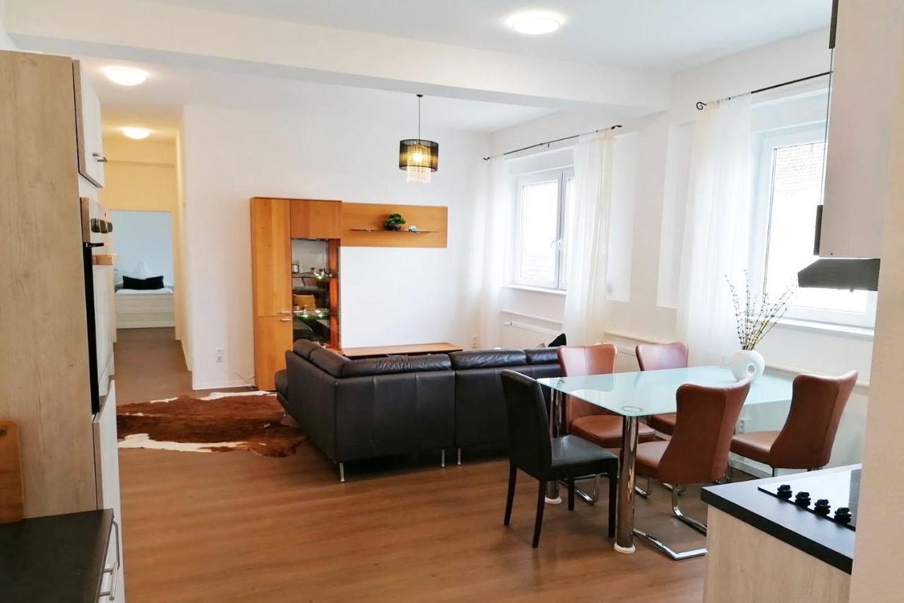 Gemuetliche Apartments In Niederdorfelden Екстер'єр фото