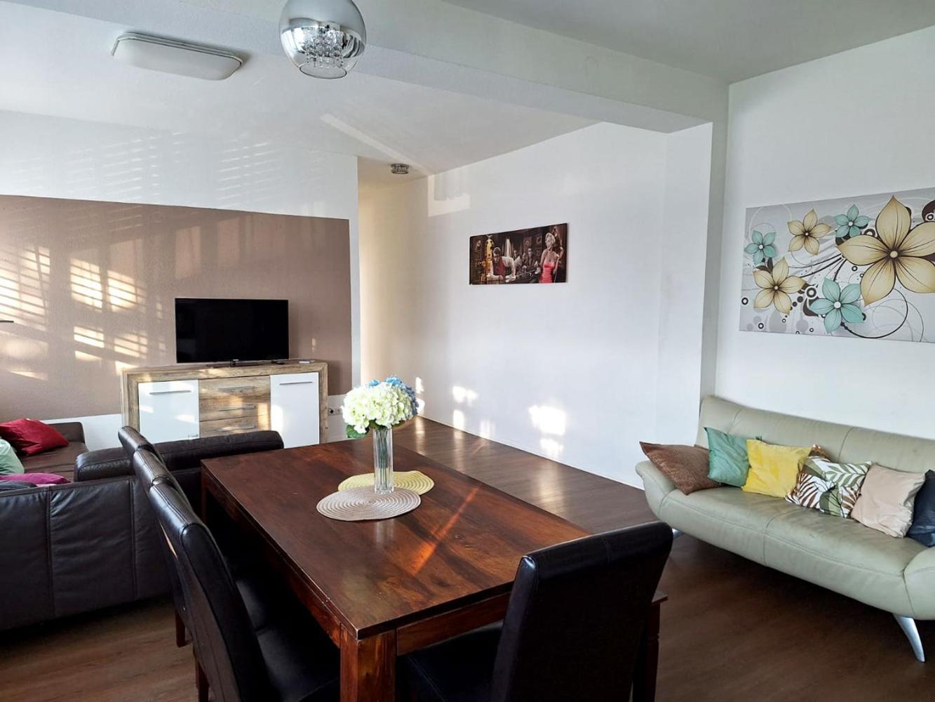 Gemuetliche Apartments In Niederdorfelden Екстер'єр фото